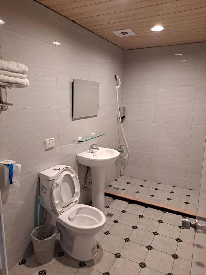 Fengjia Pig'S House Apartment Taichung Luaran gambar